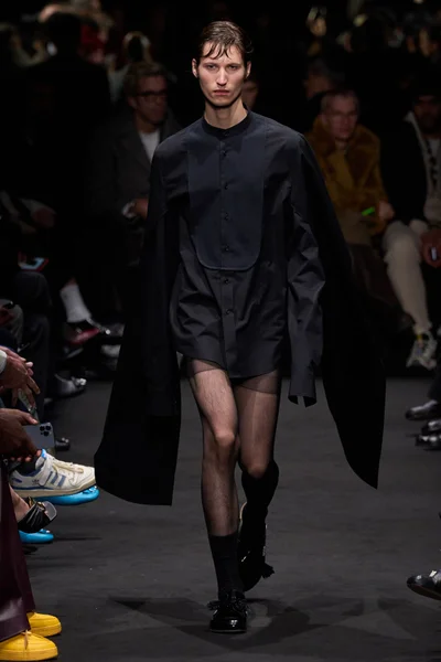 Look 30